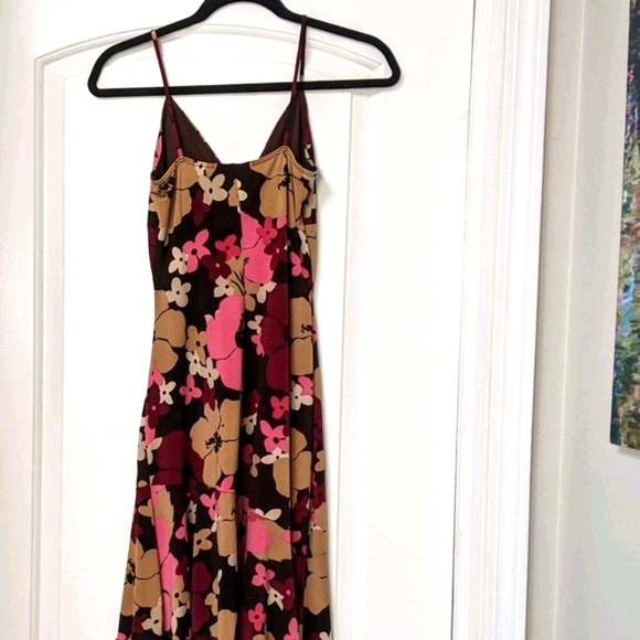 NWOT Beautiful Flower Print Midi Dress - Picture 2 of 11